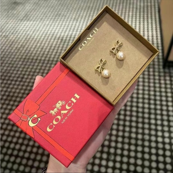 ‼️‼️last 3‼️NWT！Coach Bow Pearl Drop Earrings（CY107）fast shipping HOLIDAY GIFT - Picture 3 of 5